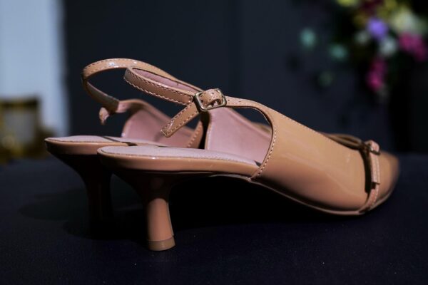 DSC08627 Graceland Slingback heel Camel | DEICHMANN